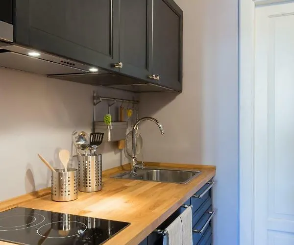 Cosy 2 Minutes From Duomo Apartment