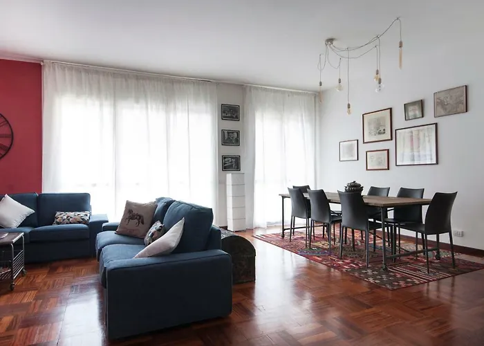 Luxurious 4bdr Penthouse Near Duomo Cathedral Apartmán