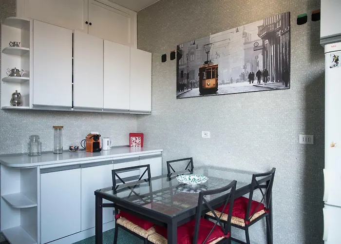 Luxurious 4bdr Penthouse Near Duomo Cathedral Milano