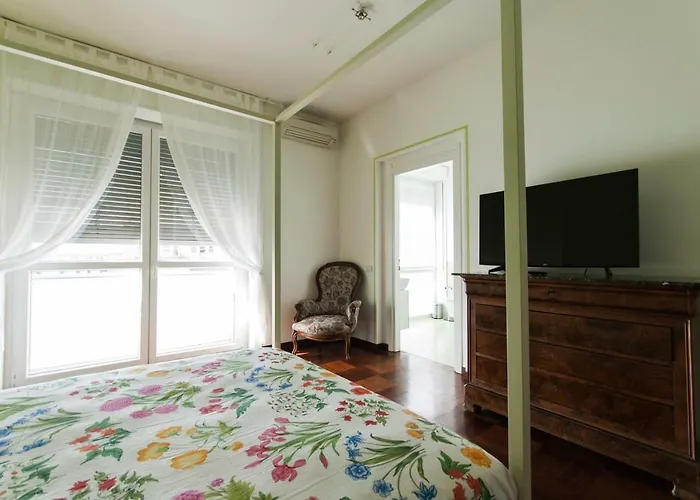 Luxurious 4bdr Penthouse Near Duomo Cathedral Apartmán