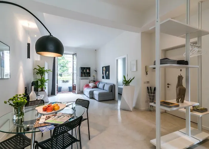 Lovely Cenisio Apartment Milan