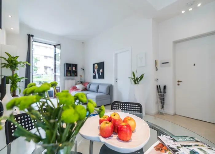 Lovely Cenisio * ميلان