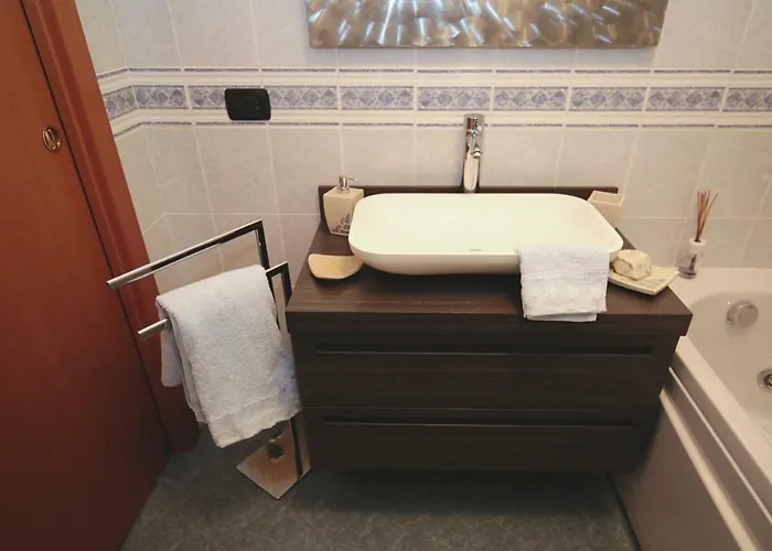 Orea Spiti - Charming Flat & Canal View Few Steps From Movida Appartamento *