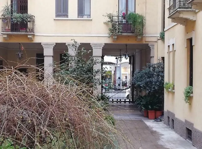 Maria Homes -vitruvio 42 * ミラノ