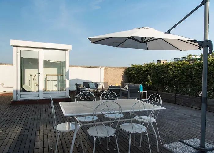 Apartmán Luxurious 4bdr Penthouse Near Duomo Cathedral *