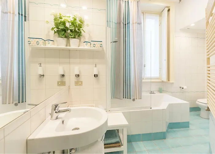 Design Ampio E Luminoso בית הארחה *