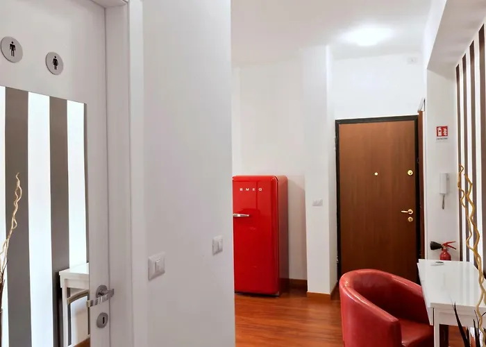 Bright House In Lägenhet Milano