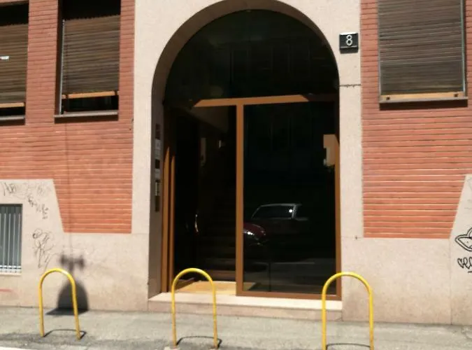 Big In Center * Milão