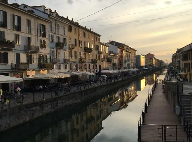 Charming On The Darsena Navigli - Pulizia Eccezionale Apartmán *