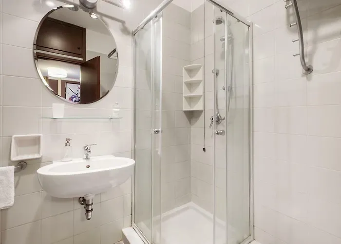 داونتاون ميلانو شقة *