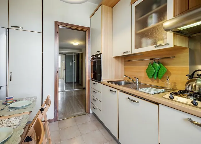 داونتاون ميلانو *