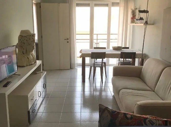 Leoni Charminghouse *