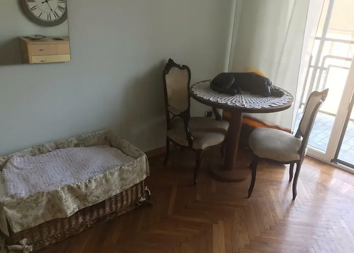 Leoni Charminghouse * Милан