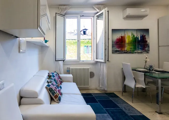 Milan Style Apartment - City Center Milán