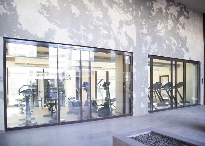 Easylife - - Niccolini 37 - Moscova * Milão