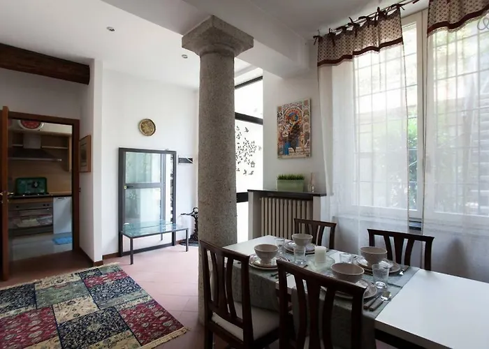 Charming Navigli Apartament Mediolan