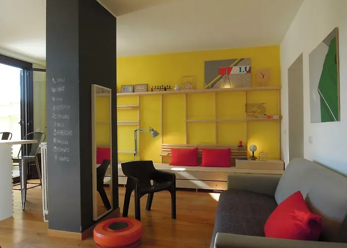 Roof Terrace Flat アパート *