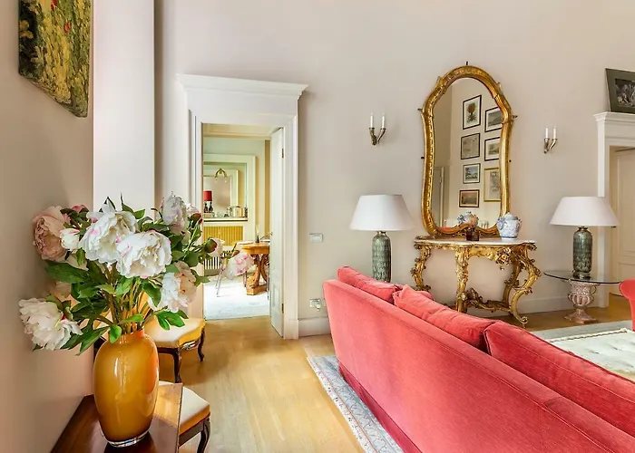 Апартаменты Antica With Outdoor In The Heart Of Centre, 4 Bedrooms *
