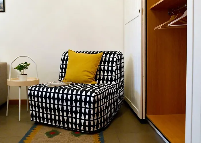 Flat With Private Garden- Direct Metro Connection To Duomo In 15 Min 公寓