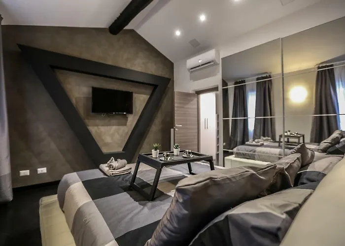 Apartament Stylish Near Duomo Mediolan