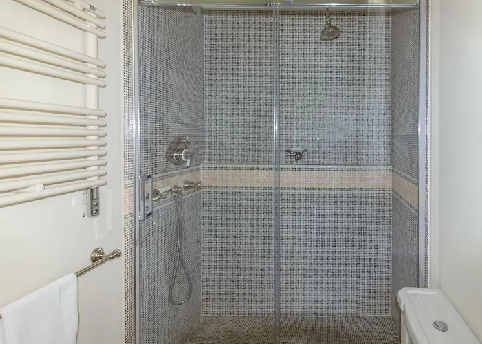 Apartamento Antica With Outdoor In The Heart Of Centre, 4 Bedrooms Milán