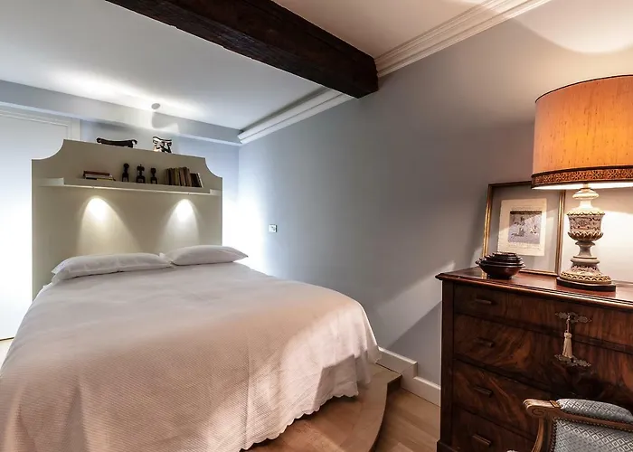 Apartamento Antica With Outdoor In The Heart Of Centre, 4 Bedrooms Milán