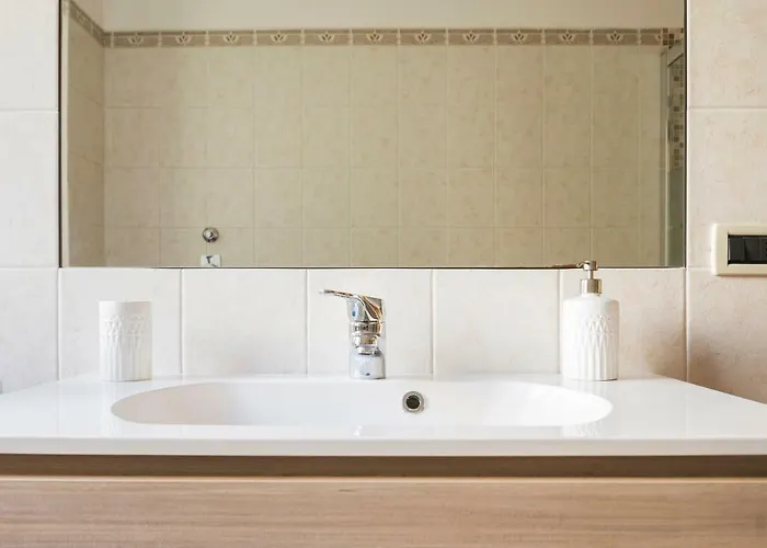 Sweet San Lorenzo, Right In The Centre * Milaan