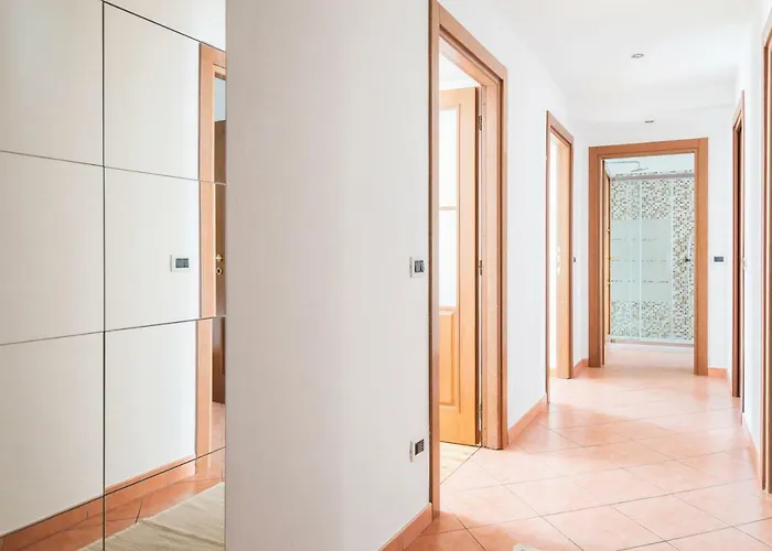 Sweet San Lorenzo, Right In The Centre * Milano