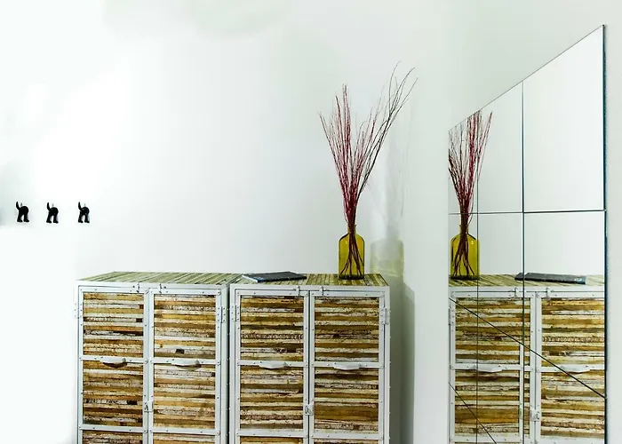 Sweet San Lorenzo, Right In The Centre * Milaan