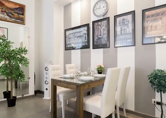 S. Ambrogio Square Lägenhet *