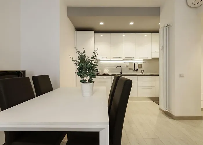 Center - Porta Romana *