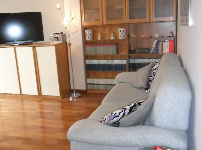 Likehome - Via Coni Zugna بيت للعطل ميلان