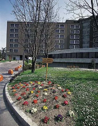 Отель Sheraton San Siro 4*