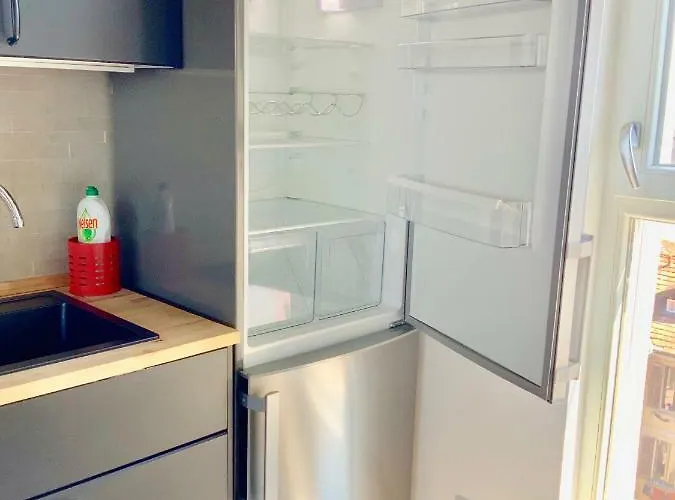 Luxury Unique View Near Main Station *