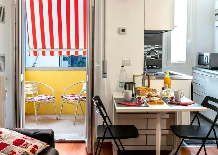 Lägenhet Bright House In Milano