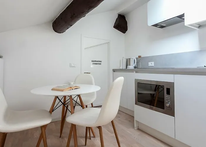 Italianway Easy - Volta 21 아파트 밀라노