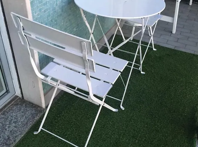 Leoni Charminghouse Milan