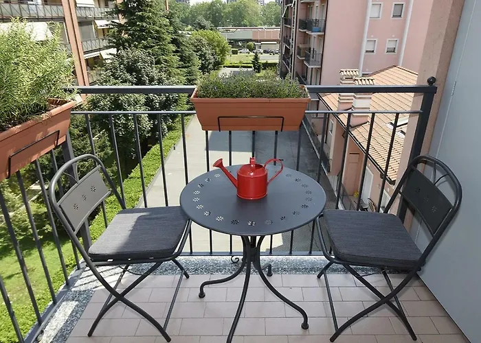 Co&mo A 16 Minuti Da Duomo