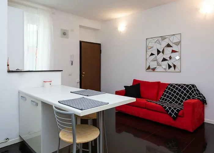 Apartment Bilocale Zona 200metri Da Stazione Milan