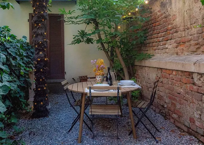 Secret Garden In The Heart Of Isola Apartamento Milão