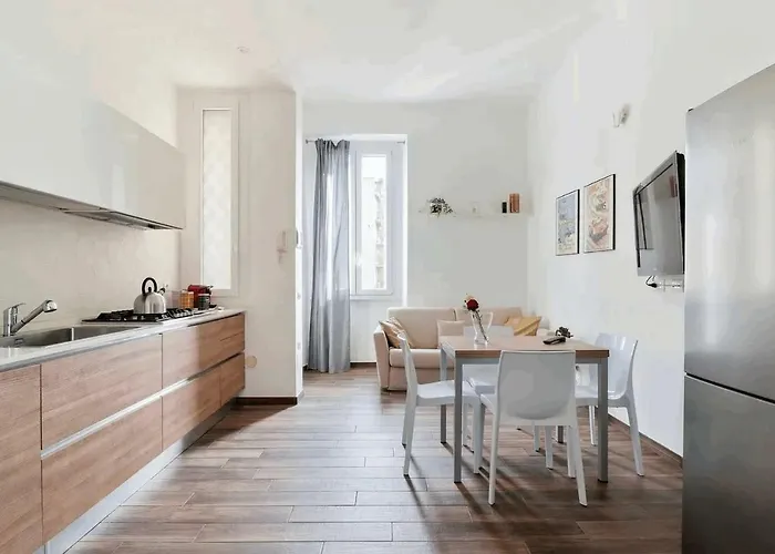 Guesthost - Isola View Renovated *