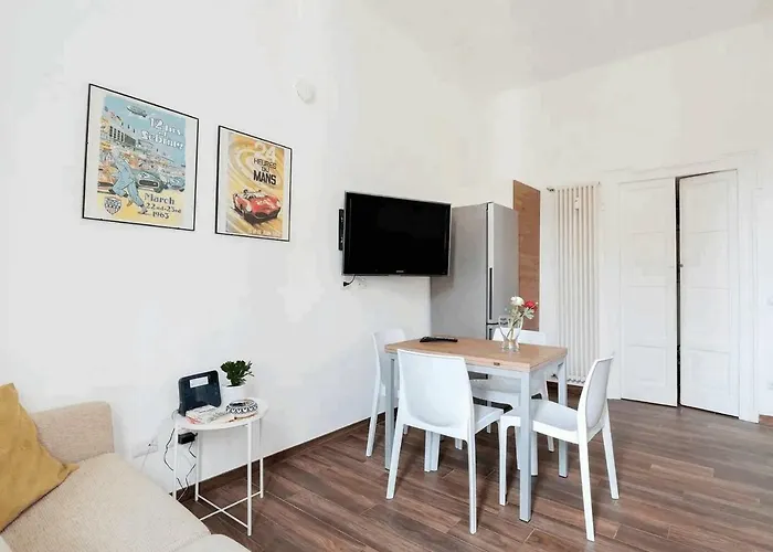 Guesthost - Isola View Renovated * Milano
