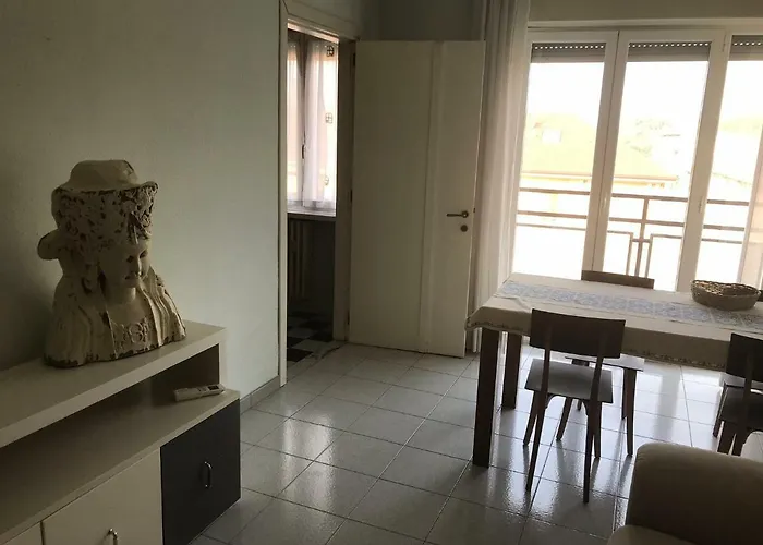 Leoni Charminghouse * Milan