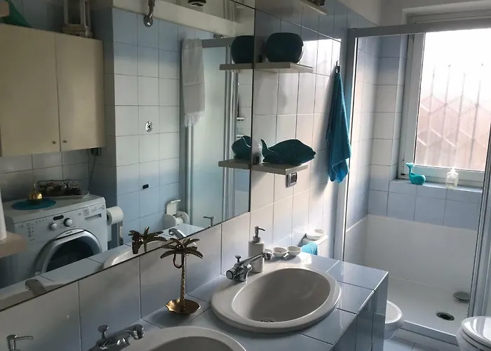 Leoni Charminghouse * Milan