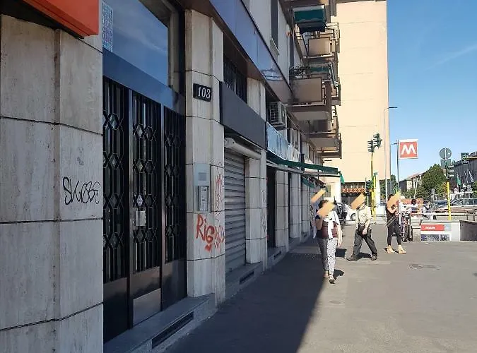 Quater - * Μιλάνο