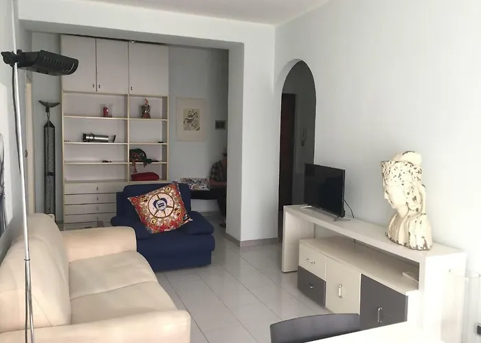 Leoni Charminghouse Милан