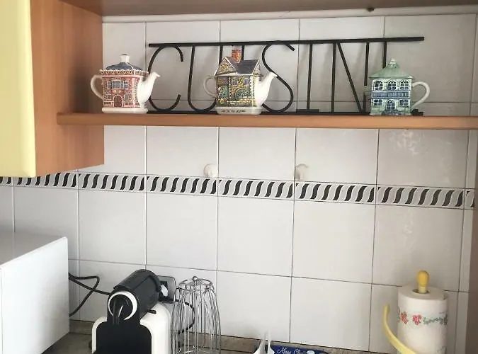 Leoni Charminghouse *