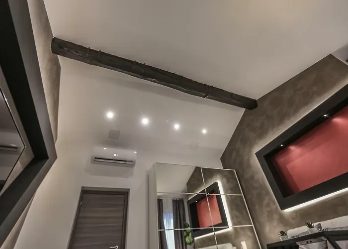 Stylish Near Duomo شقة ميلان