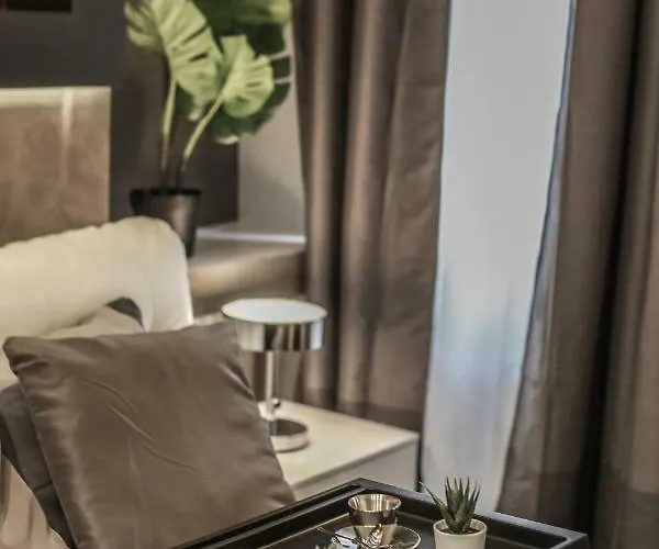 Stylish Near Duomo شقة ميلان