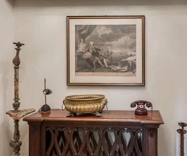 Antica With Outdoor In The Heart Of Centre, 4 Bedrooms Apartamento *